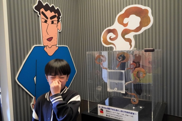 《蜡笔小新》日本乐圆推“广志臭袜子10秒挑战”挑战